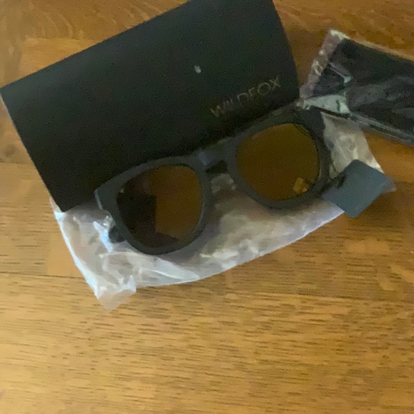 NIP Wild Fox Stare at Sun Classic Fox Sunglasses main image 8